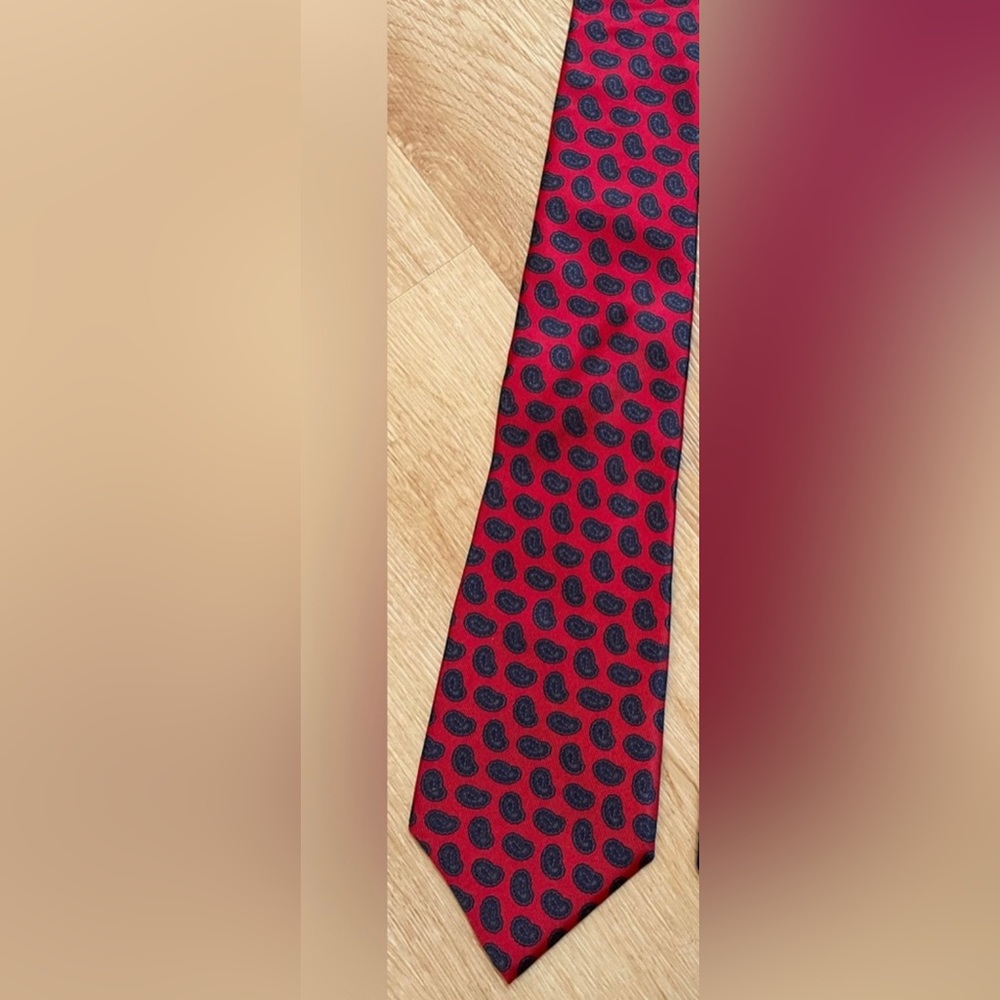 Strathmore men’s tie vintage silk red blue paisley